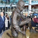 Matthew Flinders back in bronze