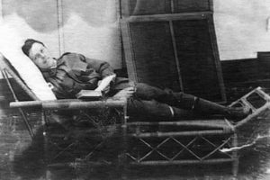 A recuperating returned soldier resting at Bedford Park Sanatorium after the 1914-18 War.