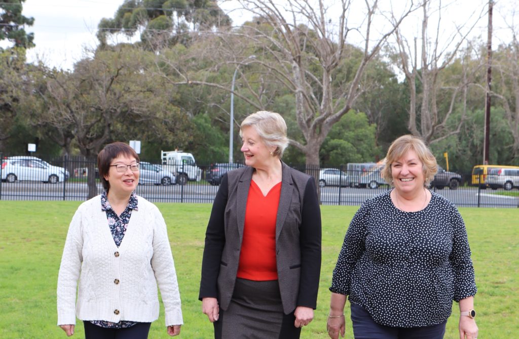 (l-r) Flinders University Professor Lily Xiao, Resthaven Executive Manager Community Services Sue McKechnie and Gillian Schulze, Dementia Educator at Resthaven and past informal carer of an elderly neighbour with dementia. Gillian was also involved in the early trial of iSupport.