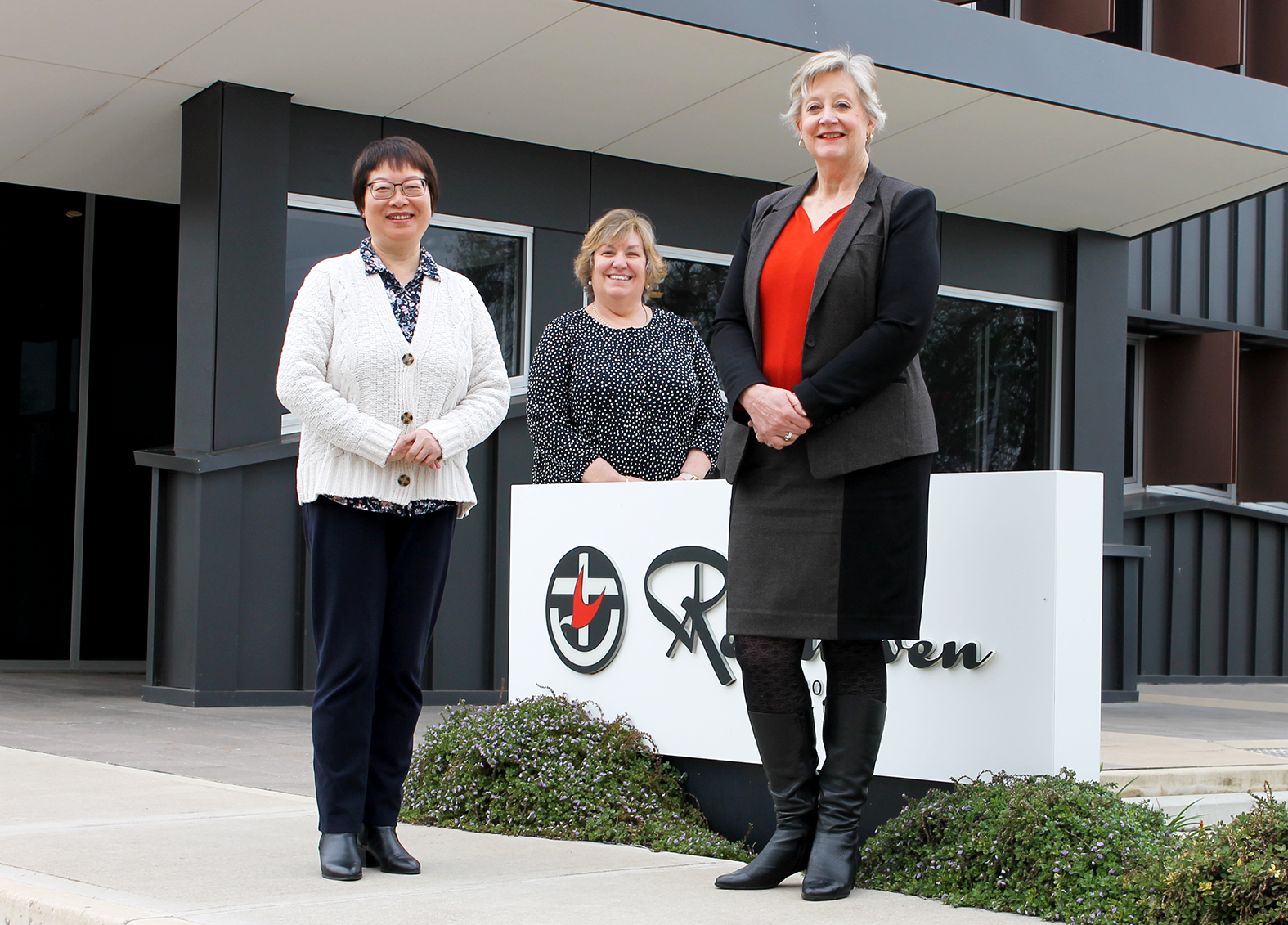 (l-r) Flinders University Professor Lily Xiao with Resthaven’s Gillian Schulze and Sue McKechnie.